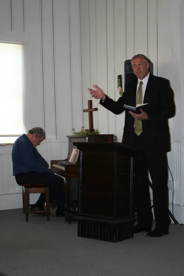 Steve Conley, soloist, accompanied by John Points
